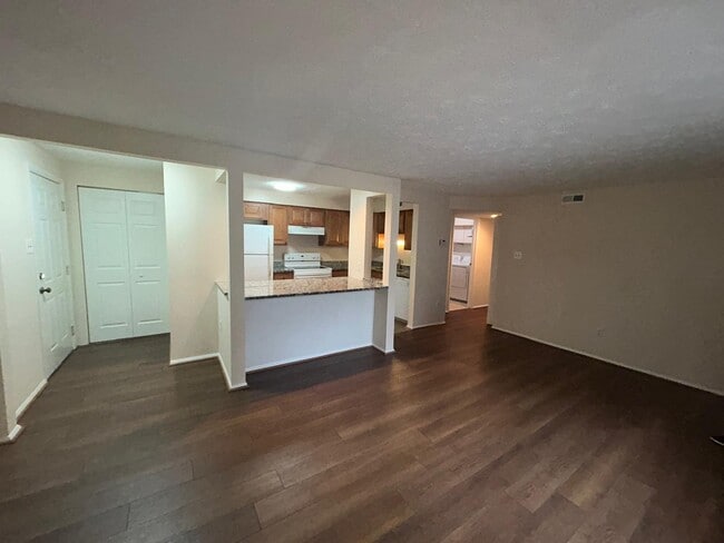 Building Photo - 4300 Buckman Rd Unit M Rental
