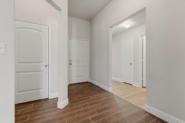 Photo - 13810 Avenue W