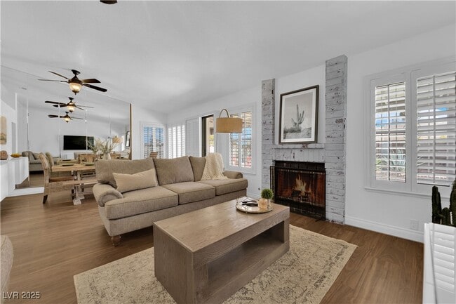 Photo - 148 Triberg Ct House