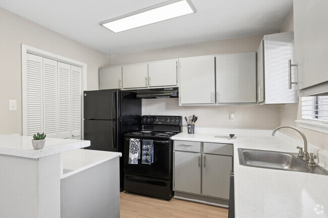 HR 3BR, 2BA - 1,152SF - Kitchen