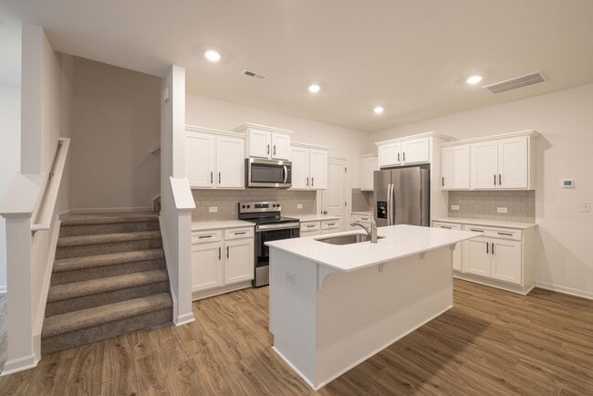 Photo - 3BD Townhome Walking Distance to Downtown READY MAY 20TH