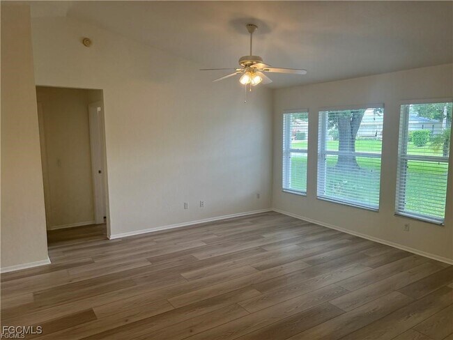 Photo - 2123 SE 8th St