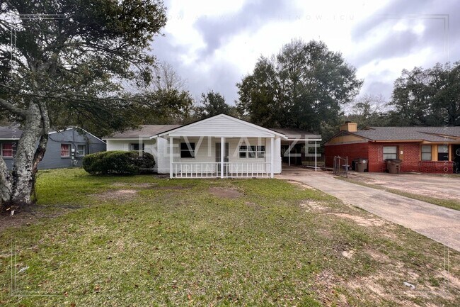 Updated 3 Bedroom/2 Bathroom House in Mobile! - Updated 3 Bedroom/2 Bathroom House in Mobile!