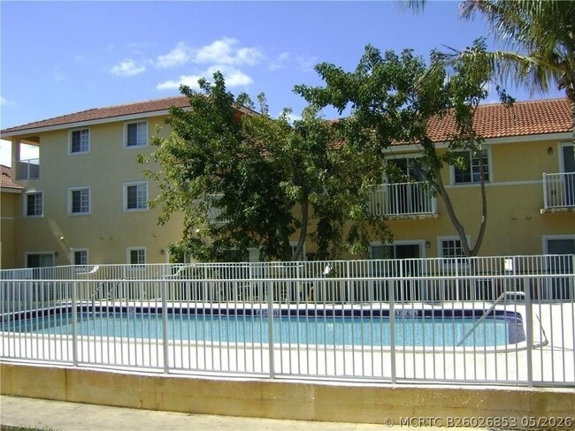 2080 NE 167th St Unit 40