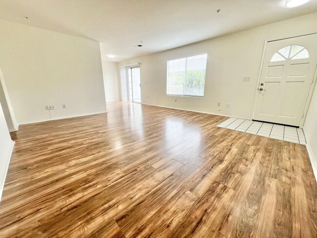 Photo - 10632 Oak St Unit 10636 Oak Street