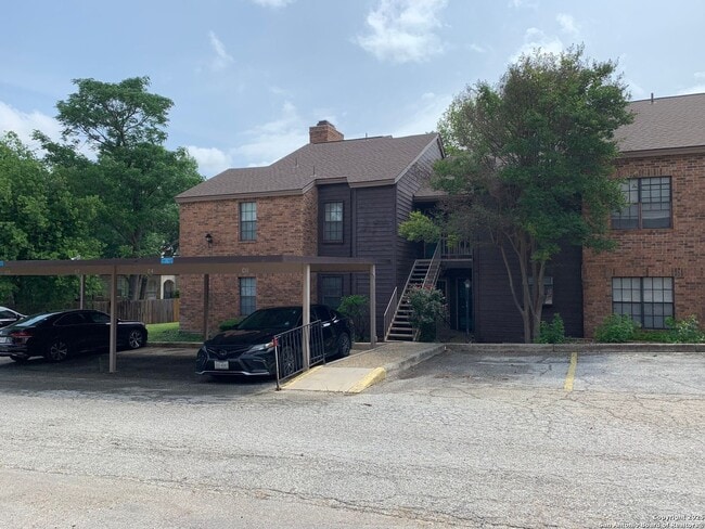 Building Photo - 2 Bedroom 2 Bath Condo near Medical Center