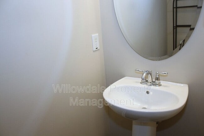 Photo - 6043 Kentworth Dr