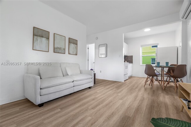 6773 NE 1st Ct Unit 2