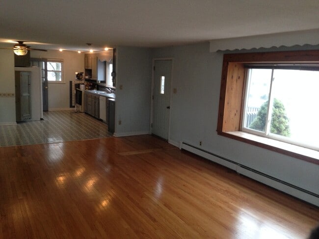 Living into kitchen - 34 N Elmhurst Ave Unit House