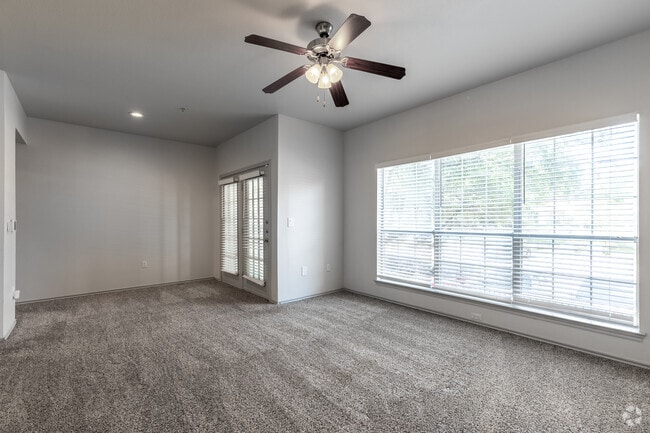 1BR, 1BA - 790SF - A2 - Dining Room - Waters Edge Villas Apartments