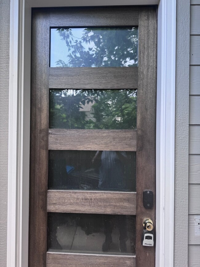 Photo - 1630 Davis Ave