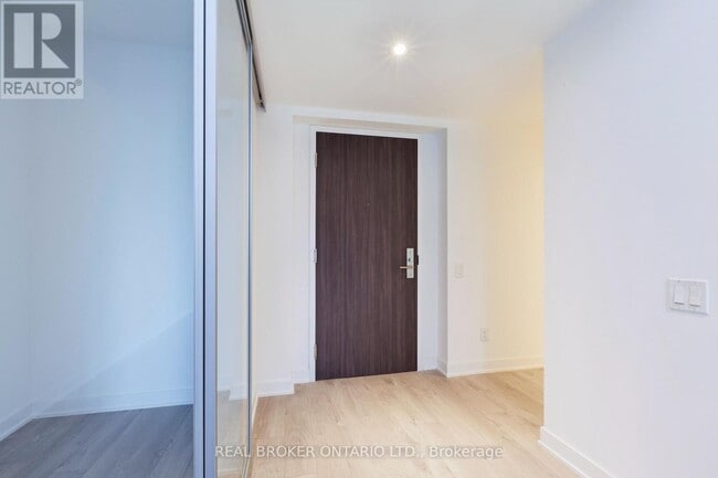 Photo - 185 Roehampton Ave Unité 304