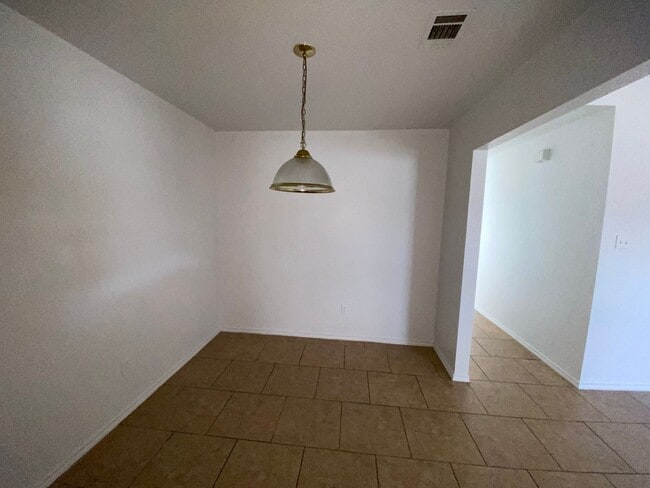 Photo - 2805 Lucille Dr Unidad 2805 Lucille Dr. - B