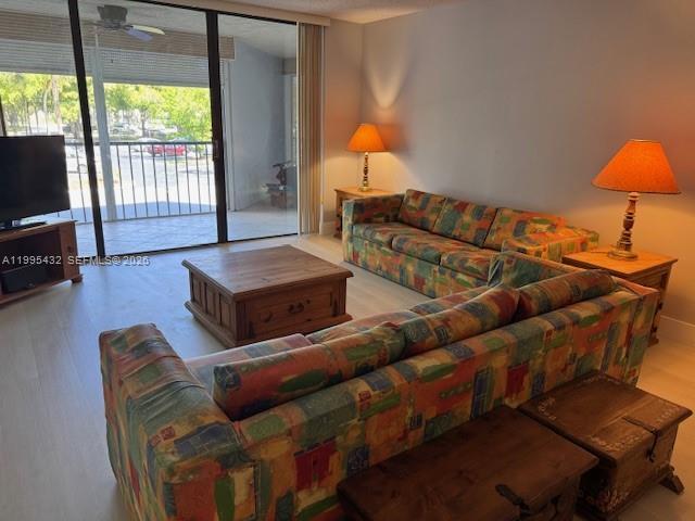 Photo - 16300 Golf Club Rd Unidad 208