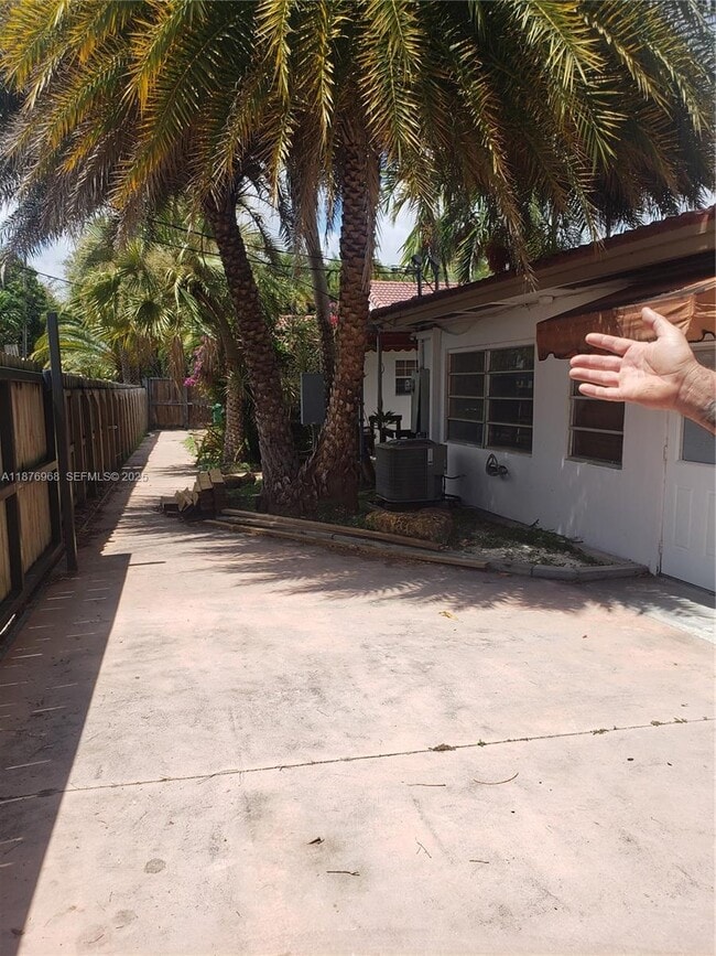 Photo - 1997 SW 17th Ct Unidad 1