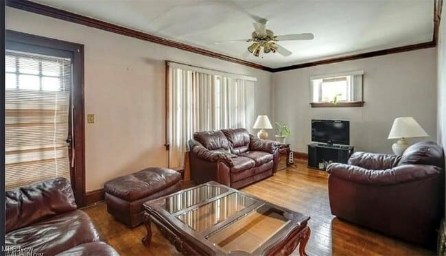 Photo - 14300 Darwin Ave