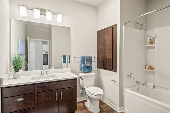 Baño de los apartamentos Drexel Ridge - Drexel Ridge Apartments