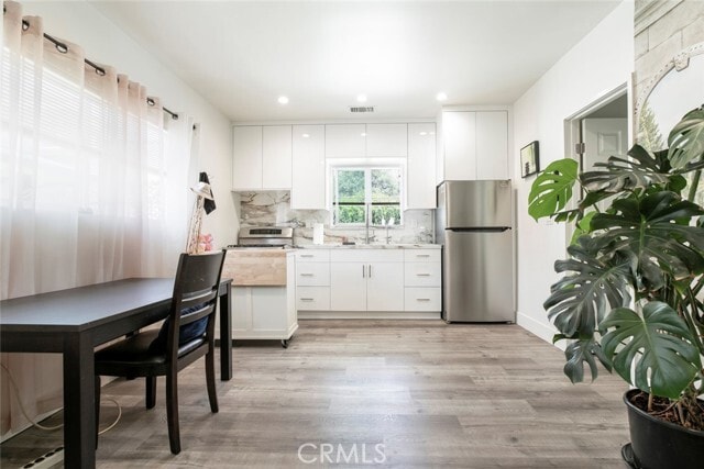 Photo - 1748 Opechee Way