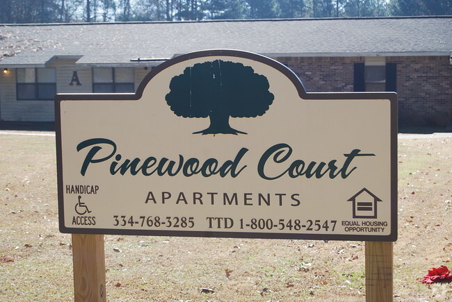 Building Photo - Pinewood Court Rental