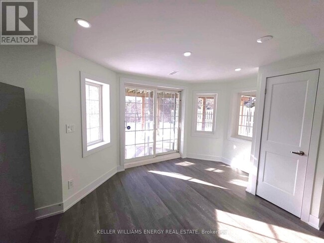 Photo - 131 Root Crescent