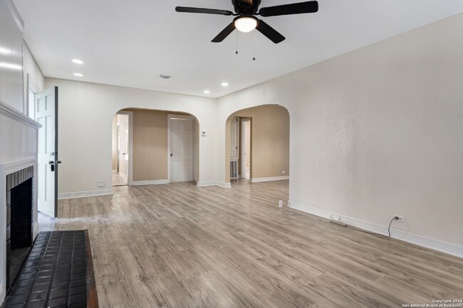 Photo - 2228 W Huisache Ave