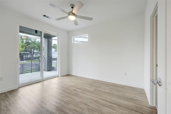 Photo - 4801 Springdale Rd Unidad 1101