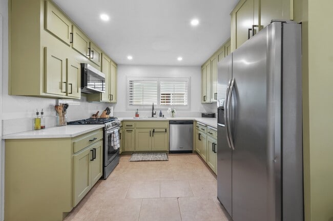 Photo - 1357 Cornwall St
