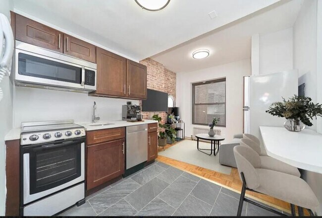 Building Photo - 2 bedroom in NEW YORK NY 10036 Unit 4B Rental