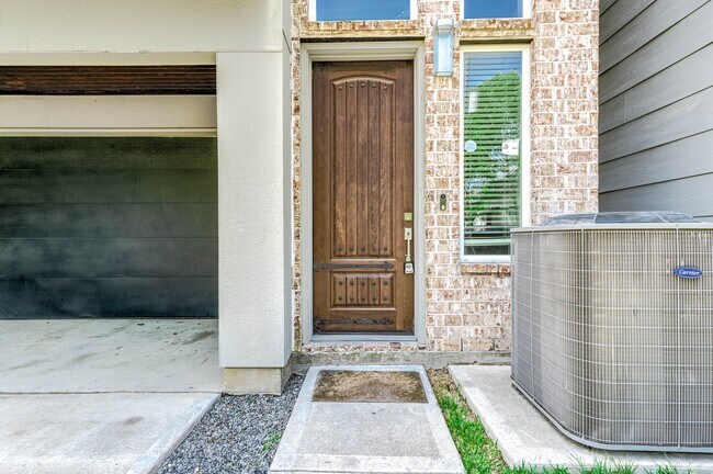 Photo - 1721 Henderson St