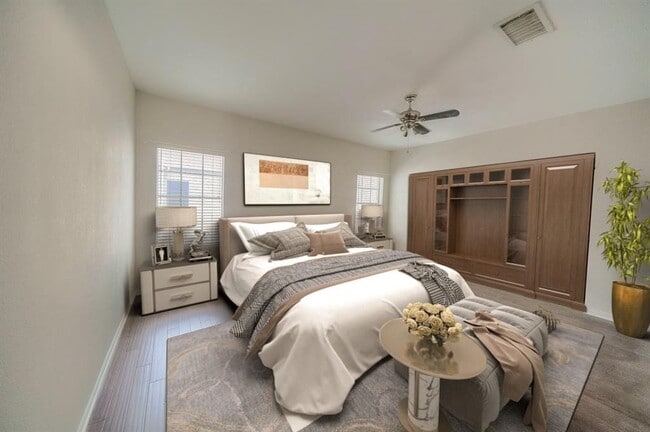 Photo - 17583 Red Oak Dr Unit 7583