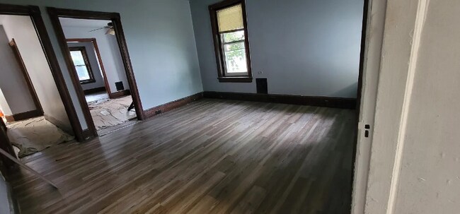 Photo - 82 S 6th Ave House