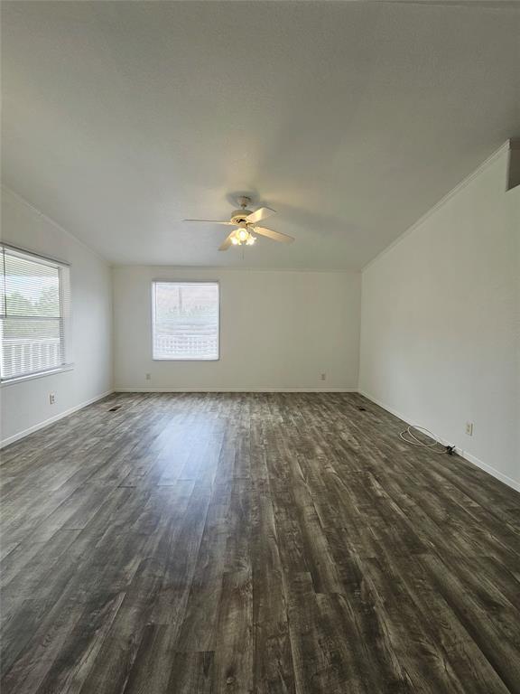 1467 Live Oak Dr