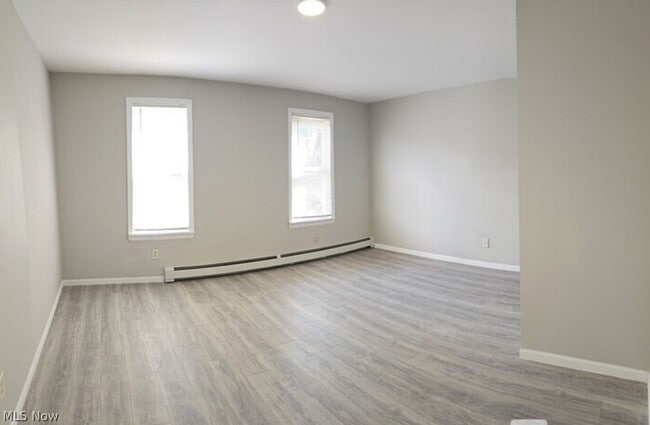 Photo - 3010 Daisy Ave Unit Up