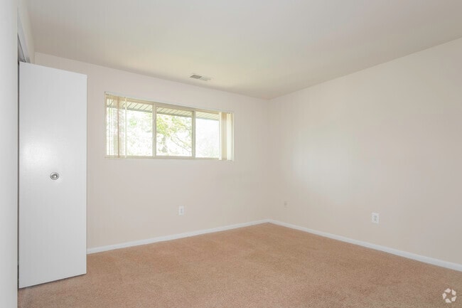 Somerset At Towson - 2 BR, 1 BA