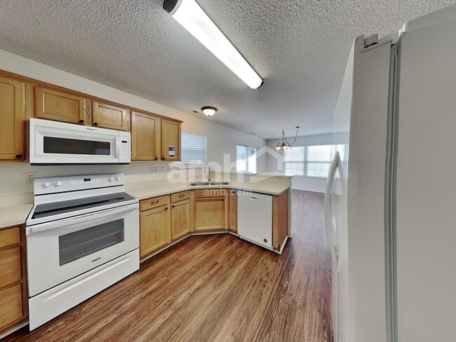 Photo - 5850 Mahogany Pl SW