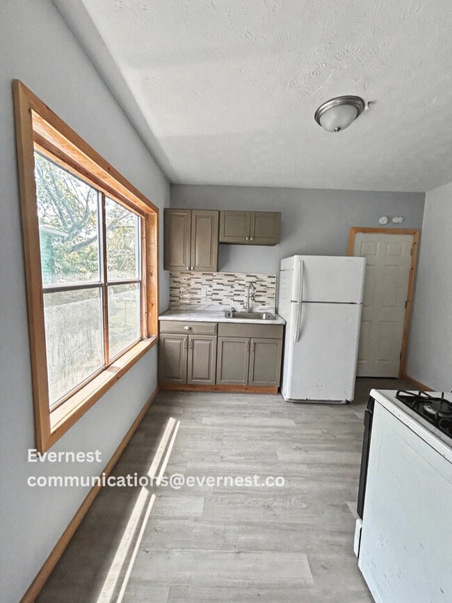 Photo - 10110 Parkgate Ave Unidad 2