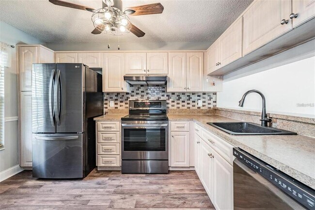 Photo - 364 Gloucester St