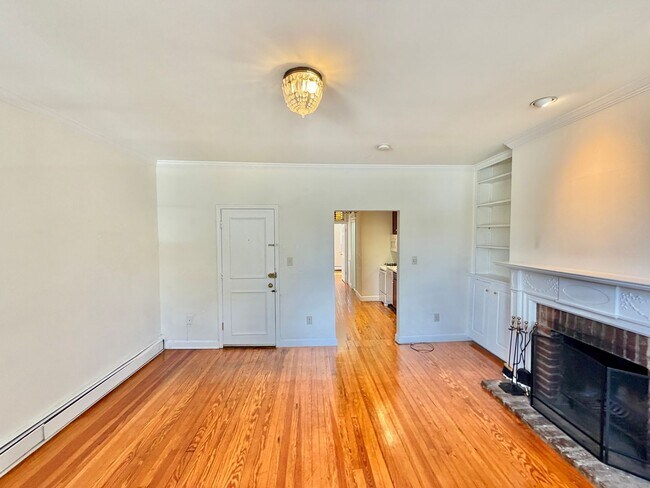 Photo - 329 C St SE Unit 03
