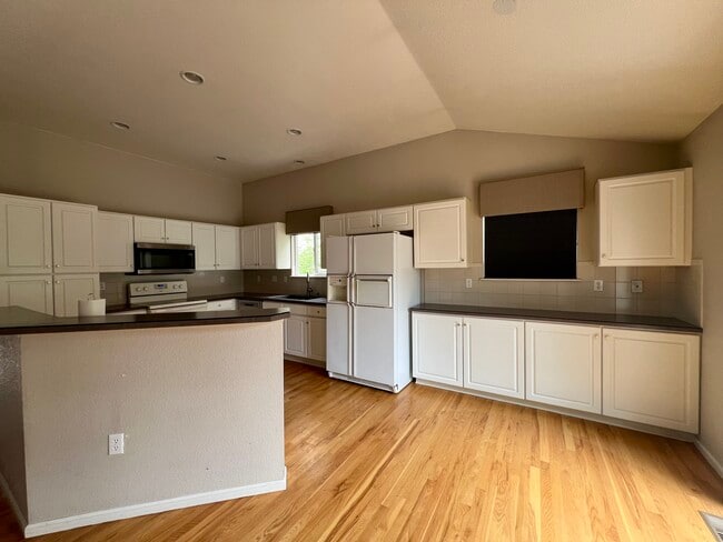 Building Photo - 1848 S Tamarac St Rental