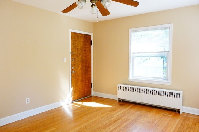 Photo - 8408 Greenwood Ave Unidad 4