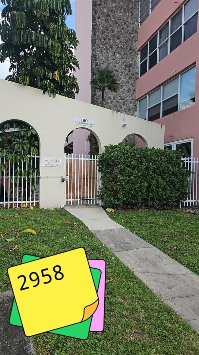 Building Photo - 180 NE 12th Ave Unit 15A