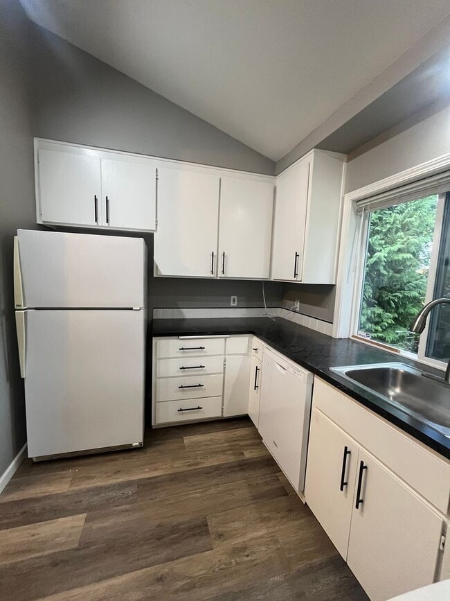 Photo - 2-Bedroom 1 1/2-Bathroom townhouse style d...