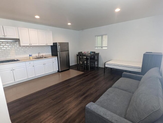 Photo - 993 Rosecrans St