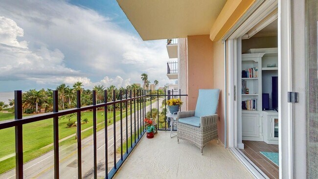 Photo - 1120 N Shore Dr NE Unit 501