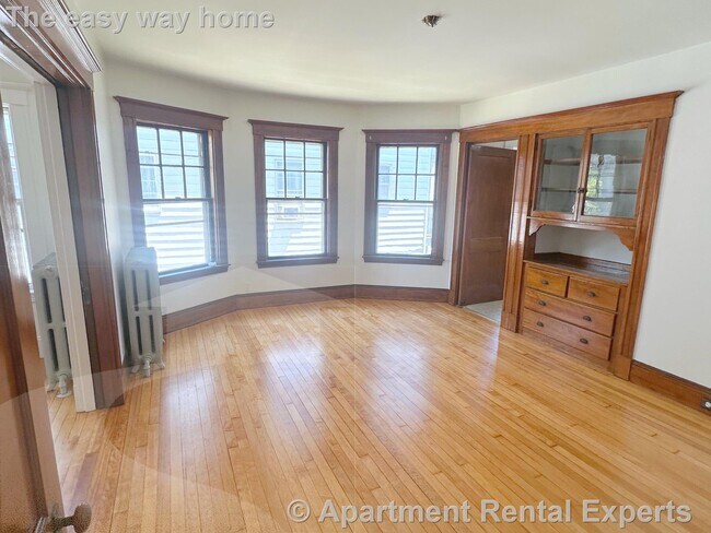 Building Photo - 26 Upland Rd Rental