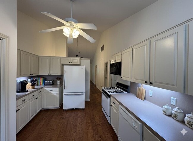 Photo - 1811 W 39th St