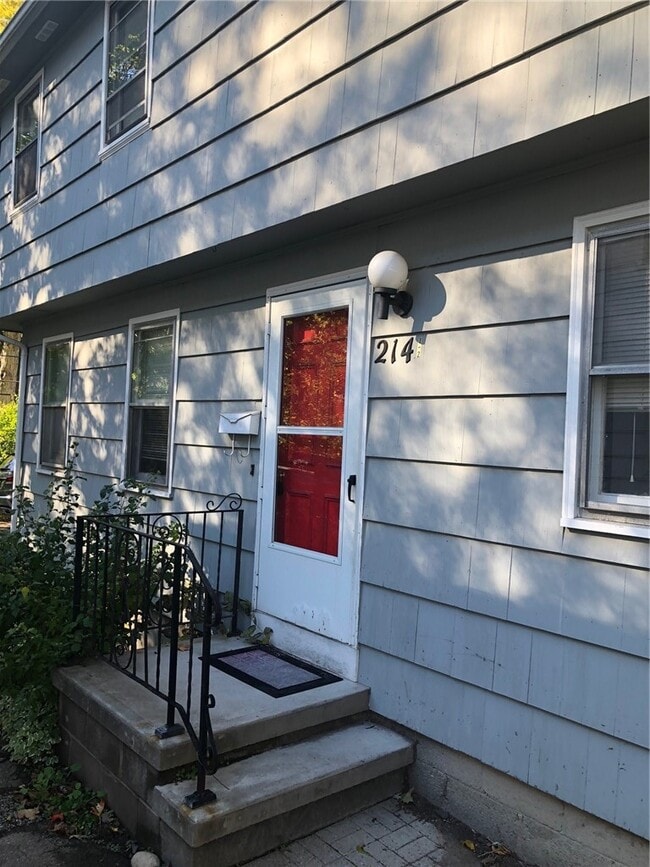 Photo - 214 E Spruce St