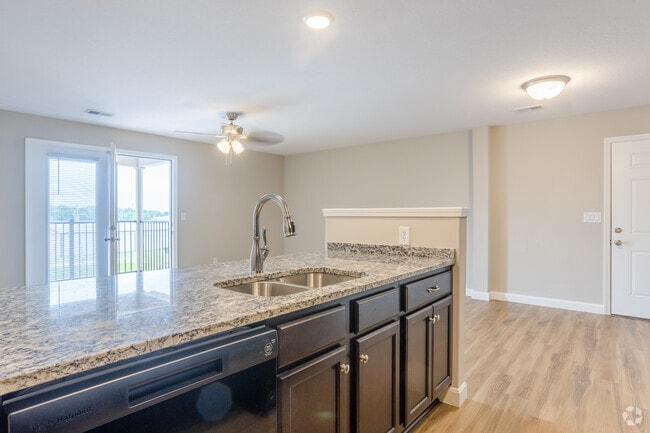 2BR, 2BA - 1,192 SF - Kitchen