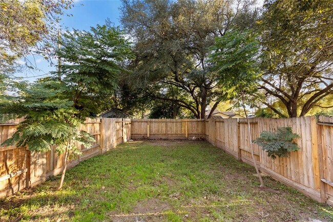 Photo - 207 Foster St