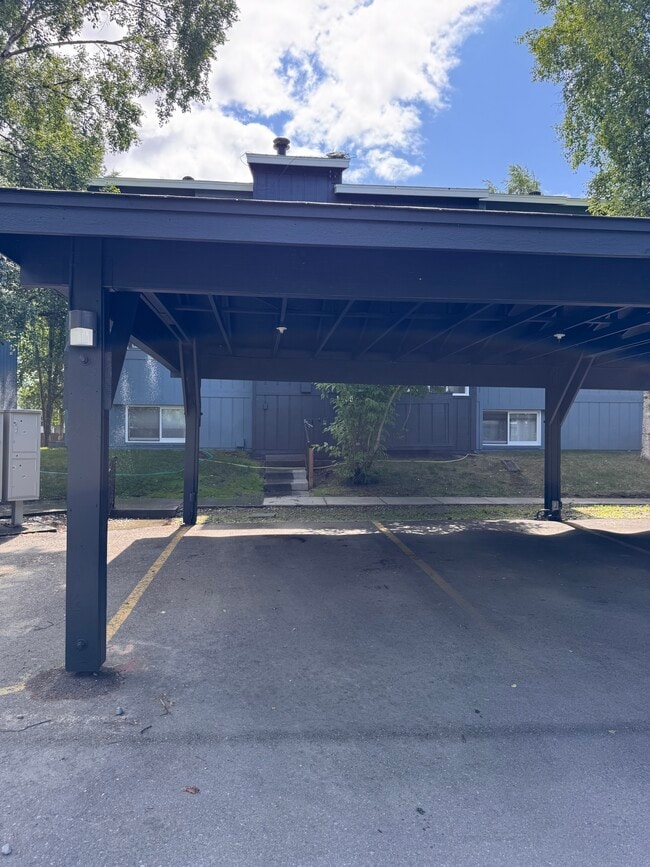 Building Photo - 1660 Eastridge Dr Unit Eastridge Dr #301 Rental
